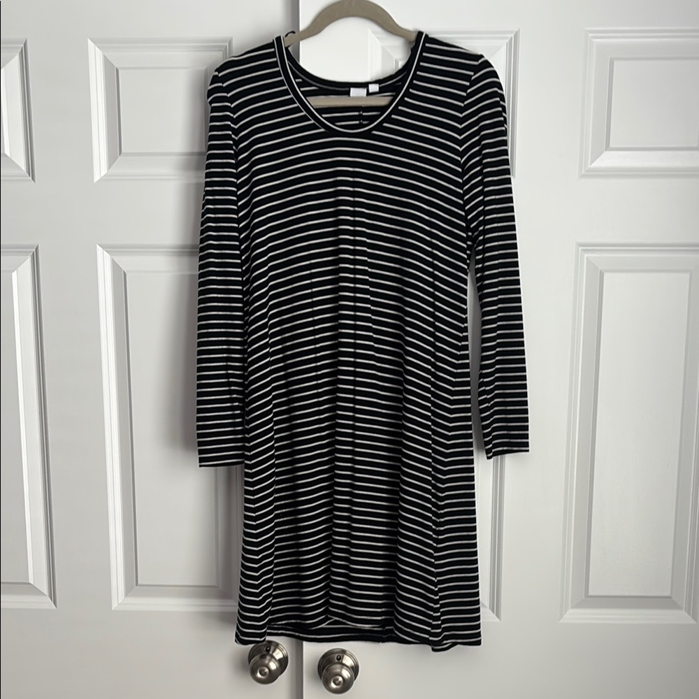 Striped Black and White Long Sleeve Tee Shirt Dress
